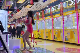 荧光粉色包臀裙搭配高跟鞋，gidle的nxde真的很戳我#跳舞机视频封面