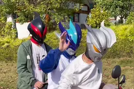 #跟着奥特曼学拍照姿势 #带着奥特曼去打卡视频封面