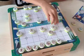 一套有14张棋盘，27种玩法，非常适合配孩子玩的益智桌游#桌游