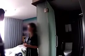 有个人在朋友圈里发消息说“我想谈恋爱了”，有个小伙子很快响应