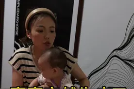 一个人带娃的惠惠突然生病了，那种没人搭把手的崩溃估计只有经历过的人才能懂！这个努力，倔强，乐观，开朗的姑娘我一路看着她谈恋爱，求婚，结婚，买房成为妈妈……一路走来太多的艰辛和不易！#记录真实生活 #朋友 #闺蜜 #妈妈 #只有宝妈才懂吧视频封面