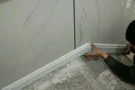 楼梯的墙裙应该这样弄，挺好