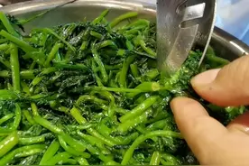 今天收了农户一批茼蒿，班中检查查出了虫卵一样的东西，这种现象你怎么看？有句话说赚着什么的钱，操着什么的心视频封面