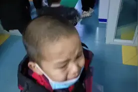 打疫苗后续，排了两个半小时的队，总算快轮到我们了视频封面