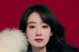 #张小斐 同款十分钟售罄？！孔雀蓝大衣背后的品牌故事你知道吗？#张小斐大衣#春晚#浪凡#时尚#奢侈品 