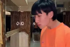 我进去了啊！#衣冠不整