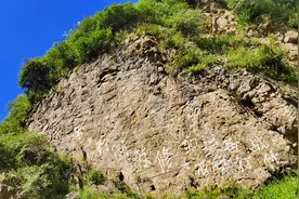 “打倒美帝，打倒苏修，加强备战准备打仗”宣传标语铿锵有力视频封面