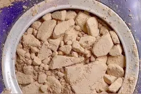 好几千的粉饼碎了！心也跟着碎了吗？没关系，还能修复呀！#粉饼修复 #口红修复 @DOU+小助手视频封面