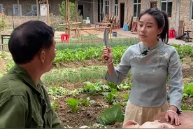 脆皮烤乳猪 香香脆脆的真好吃。#新农村计划2022 #乡村守护人 #烤乳猪