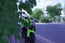 贝纳利21款TNT600荧光绿！#贝纳利 #爱机车爱生活视频封面