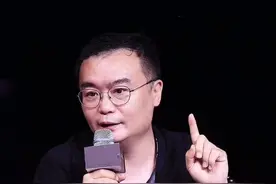 #粉丝倒奶打投明星也该担责 《青春有你》别把年轻人带沟里！视频封面