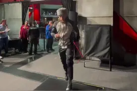 多斯-安乔斯🆚菲季耶夫，明日开战！#UFC 视频封面