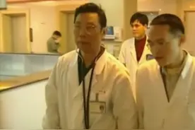 钟南山院士18年前的珍贵影像，这才是中国最标准的男神！帅气！视频封面