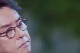 最近网上很火的一句话：“陪你三年的人，和等你三年的”你会选择谁？视频封面