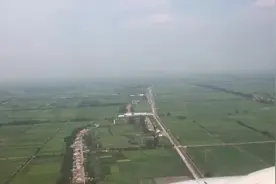 上海一荆州航班：终于降落沙市机场。视频封面