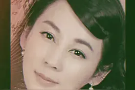 8月12日，乐嘉晒出一则视频缅怀因癌症去世的前妻。在乐嘉告诉女儿妈妈去世的消息后，灵儿抱着乐嘉大哭不止#乐嘉 #泪目 #我要上热门 @观潮听涛 视频封面