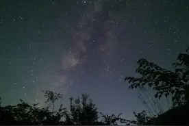 华为手机拍摄星空，常用参数设置为：将ISO的值调整到3200