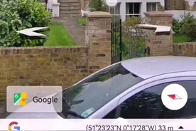 我找到憨豆先生的房子了！🏡（地标 51°23'23"N 0°17'27"W ）#地球#地图#卫星地图 #探索地球 #憨豆先生 #房子 