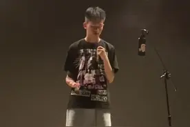 在泥泞之中翻滚，成为想成为的人视频封面