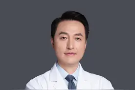 胸大肌撕裂会有什么表现呢？#运动#健康#医生 视频封面