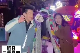 云南一对情侣专门在游乐园NPC面前亲亲，给人家都弄自闭了！@抖音短视频视频封面