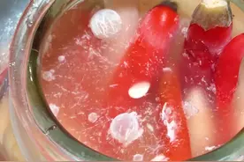 夏天泡菜生花了怎么办？看好，我教你！#泡菜生花处理#四川泡菜技术