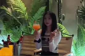 湖北经济学院学弟学妹太幸福了～ 在这里随手拍大片📷而且只花9.9 有六瓶🍺+两份小吃…  直接怒囤10张！没谁了🤣#武汉 #清吧视频封面