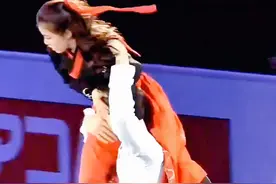 王诗玥柳鑫宇冰上相伴CP，一起携手十六载彼此成就#王诗玥柳鑫宇#冰上芭蕾#花样滑冰#最美舞者视频封面