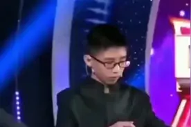 13岁少年阙剑宇，5分钟以抛接的形式还原三个魔方，挑战人类极限。#中国少年 #中国加油 #少年强则国强
