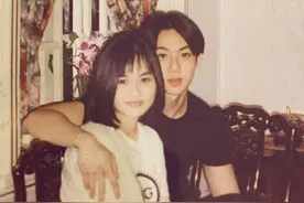 吴尊晒和老婆16岁合影，哭着吃下这把狗粮！#吴尊 #文娱记者报告书