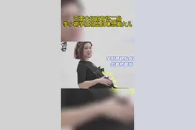 王雷夫妇官宣怀二胎，李小萌孕肚明显自曝想要女儿。视频封面