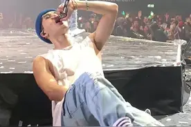 想在上海偶遇王嘉尔？那这4家酒吧你一定得知道！解封后一起去蹦迪吧#王嘉尔 #上海 #上海酒吧 #酒吧 #teamwang 视频封面