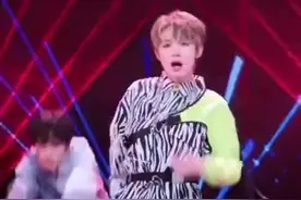 #王浩轩发布新歌diss刘彰 暴扣王浩轩直接发歌《除蟑》dissINTO1成员刘彰，看来两个人之前很不友好啊