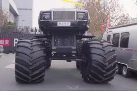 劳斯莱斯大脚怪！视频封面