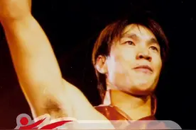 揭秘最强神龙摆尾KO，此前郑裕蒿腿被对手踢得发抖！#散打王 #散打  #格斗视频封面