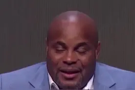 在这个重要的日子，科米尔有些事情要坦白...#科米尔入选UFC名人堂  