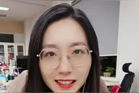 见义勇为安排上了！救人聋哑大叔叫圣发林，是一名低保户#男子徒手爬四楼救人 #新闻姐 @抖音短视频 视频封面