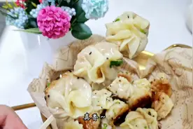 无论你会不会包包子，都可以试一下这个用饺子皮就能做的视频封面