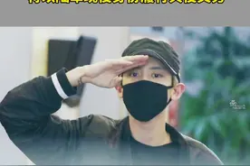 29日，韩国男团EXO成员#朴灿烈入伍 入伍前他留言说：我会平安归来的，不要担心。粉丝纷纷表示会等他回来