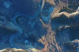 博山莱芜交界的青石关，当年跑货车的时候经常堵车。你们是不是也在这里过过夜@地点小助手 #我为地点代言视频封面