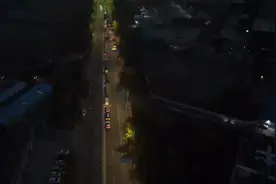 每天进德州就是漫长的等待，堵车三四公里，就一条通道还有插队的视频封面