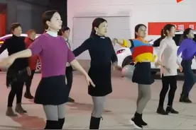 《暖心》水兵舞#祝大家新年快乐万事如意 #乡村广场舞 #土味视频