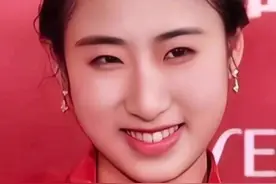 冰上火苗陈虹伊#最美舞者 #花样滑冰 #记录精彩瞬间 #冰上芭蕾 视频封面