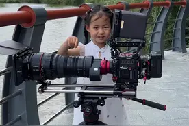 萌萌的《王八上岸》出现人传人现象，攻陷了各《天马浴河》评论区，有始有终《王八下水》也安排一个吧#萌萌的摄影课 #王八上岸 #作业#骗你生女儿 #侏罗纪