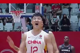 延续世预赛好状态！顾全上半场连进四记三分，得到13分！中国队45-43结束上半场！#男篮亚洲杯 #中国男篮 #顾全 #抖音篮球季 视频封面