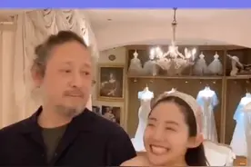 萤火虫发布文案:千惠不顾一切为先生实现梦想，一个站上舞台，一个站上指挥台，这种势均力敌的爱情我真的会爱！久敏，是谁已经磕疯了！#三宝千惠是什么神仙爱情 #三宝音乐会世界的尽头视频封面