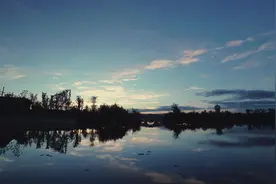 祥云县第一中学5000师生唱响“我和我的祖国”，庆祝祖国70岁生日视频封面