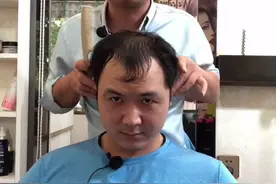 头发快掉没了、还没找到对象！明天去相亲，祝他早日脱单！#男士发型 #男士烫发 #发型设计 #秃顶发型
