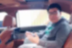 #老板座 到底是右后座还是左后座