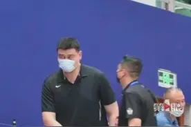 姚明现身重庆！7月30日 #姚明现身CUBA全国总决赛现场  #cuba全国总决赛视频封面